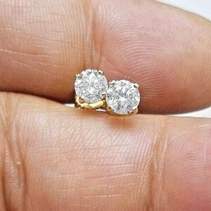 1.04 Carat Natural Diamond Stud Earrings in 14k Solid Yellow Gold
